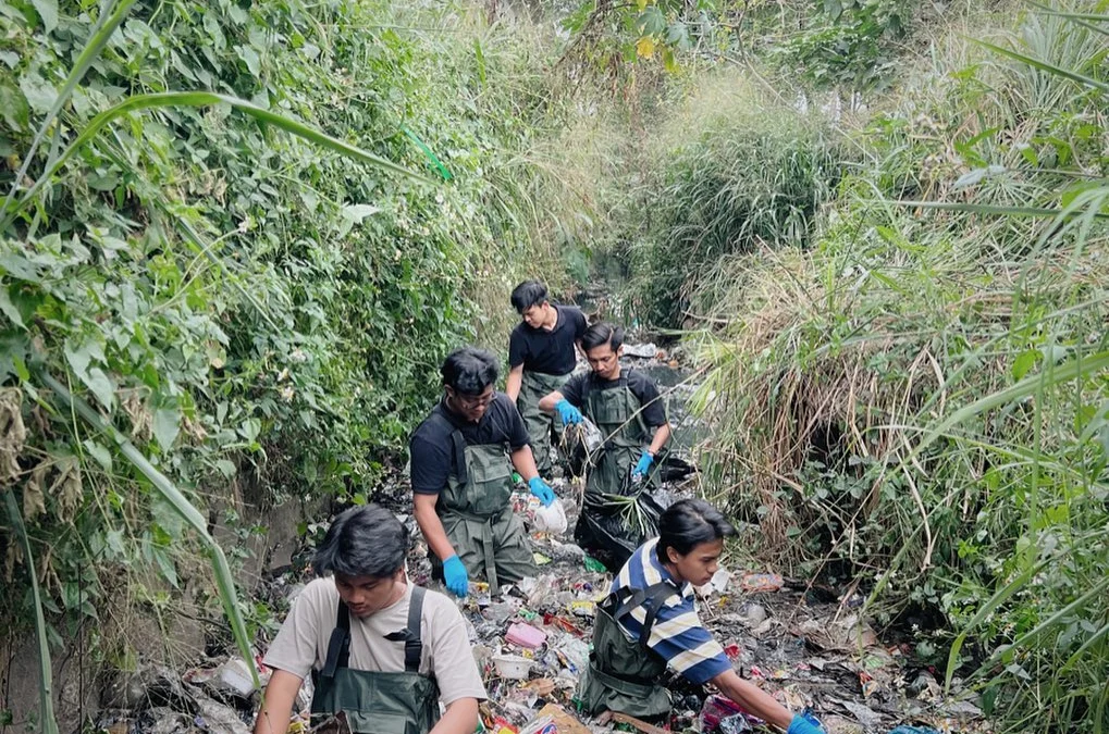 Pandawara, Sekelompok Pemuda yang Sering Membersihkan Sampah di Berbagai Lokasi, Masuk Koran Taiwan!