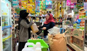 Minyak Goreng Bersubsidi Langka di Pasaran Minyak Goreng Bersubsidi Langka di Pasaran