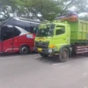 Camat Minta Hentikan Truk Pengangut Tanah