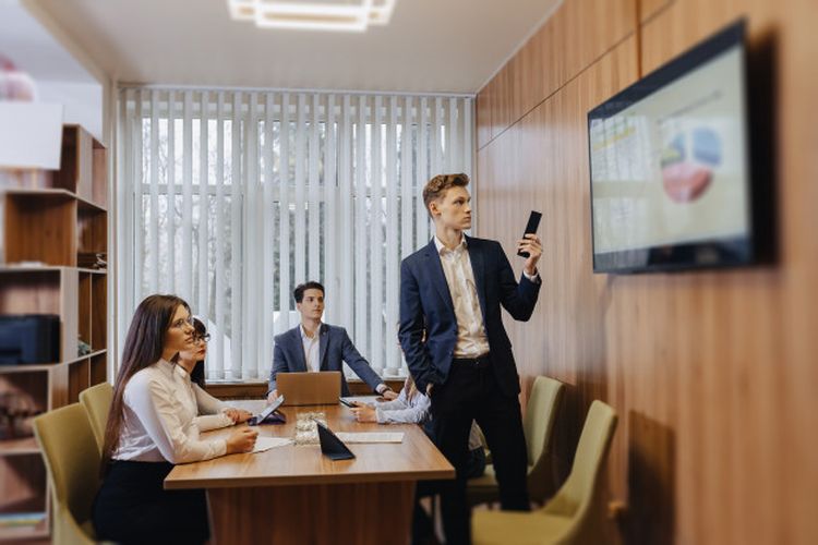 Cara Presentasi yang Baik dan Benar di Depan Kelas atau di kantor