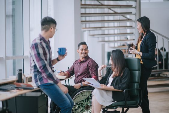 Ciri-Ciri Kamu Tidak Disukai Teman Kerja di Kantor, Jangan Lakukan Ini!