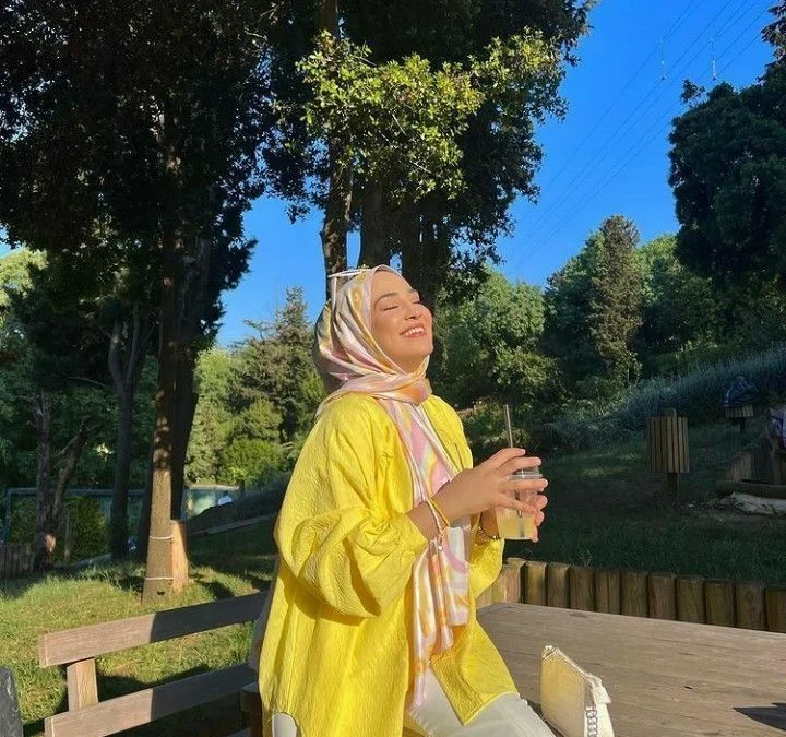 Baju warna lemon cocok dengan jilbab warna apa