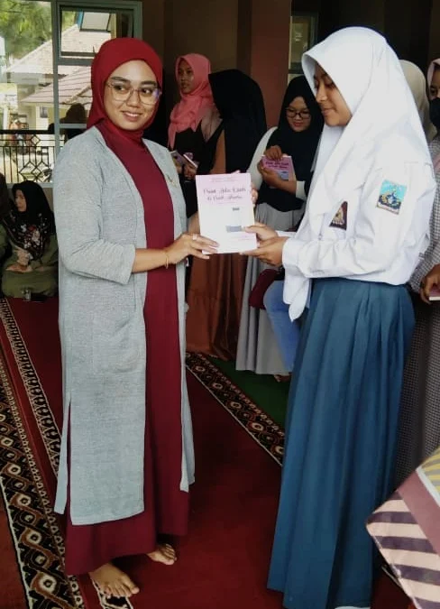 SMA Negeri Tanjungkerta Soft Launching Buku pada Kegiatan Isra Mi'raj