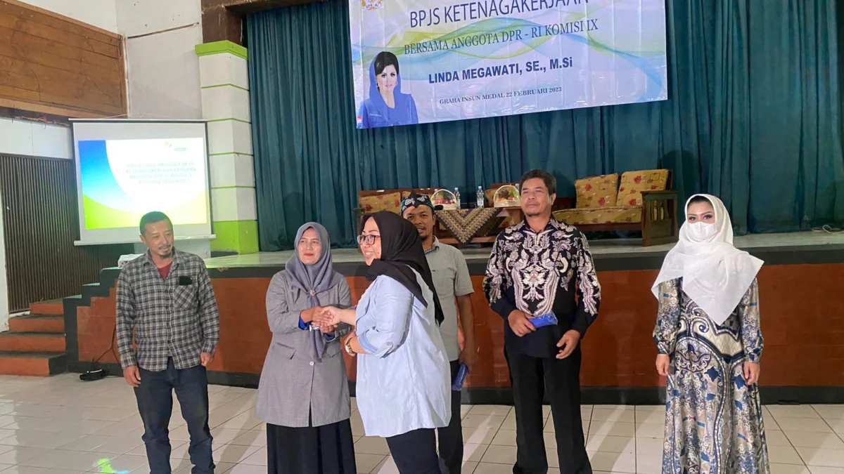 DPR RI Komisi IX Bersama BPJAMSOSTEK Sumedang Sosialisasikan Pentingnya Jaminan Ketenagakerjaan.