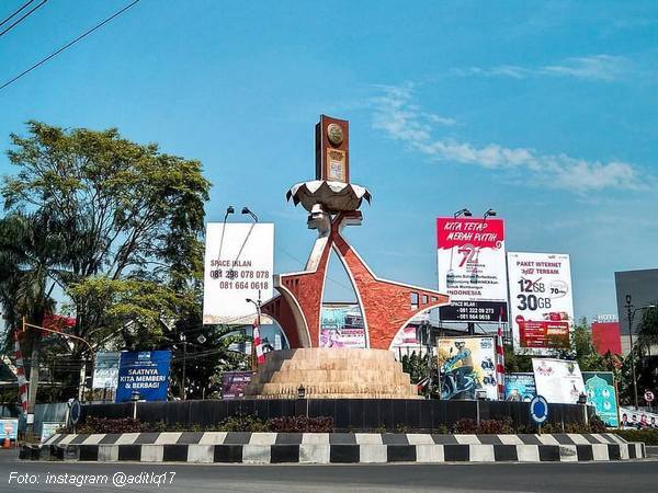 tugu adipura sumedang