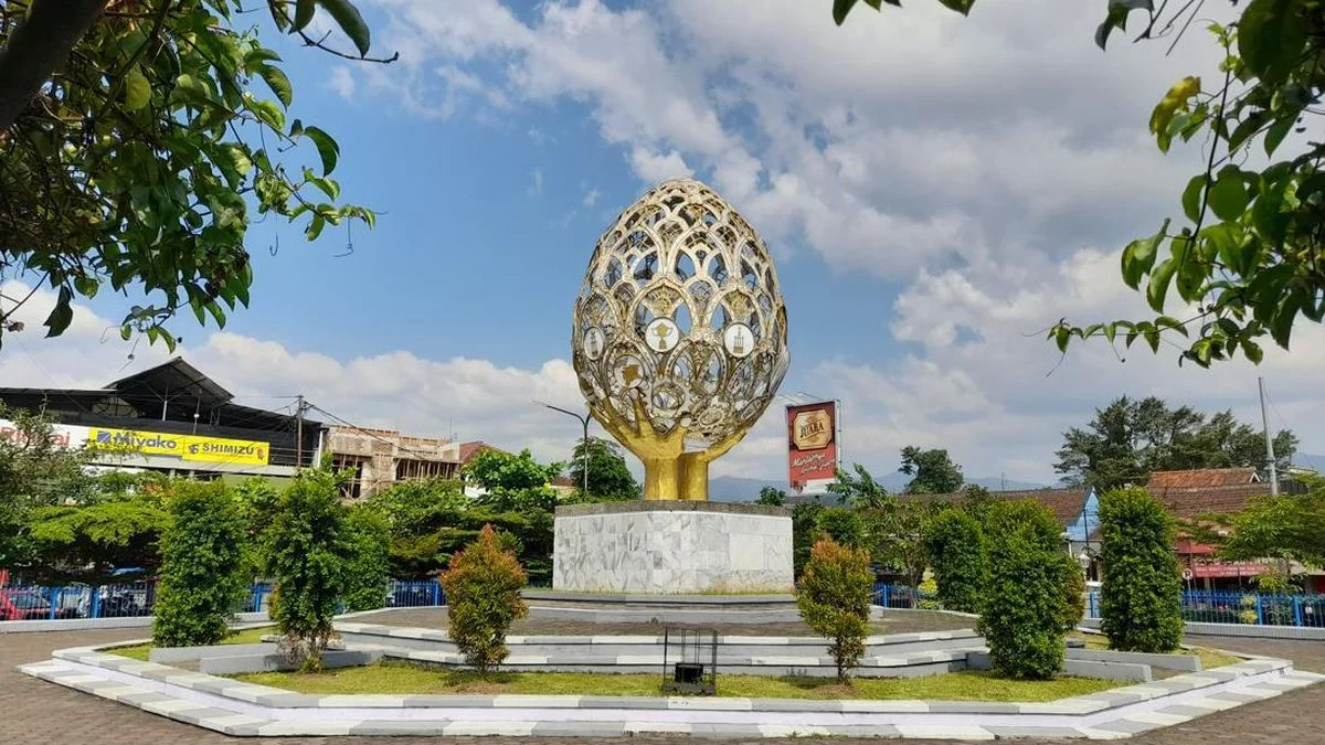 Menelisik Sejarah Taman Telur Sumedang