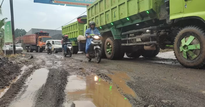 ruas jalan Kembali Hancur