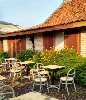 Limasan’s Finest Cafe, Artis Rossa Pernah Kesini! Restoran Tempat Makan Bareng Keluarga di Sumedang