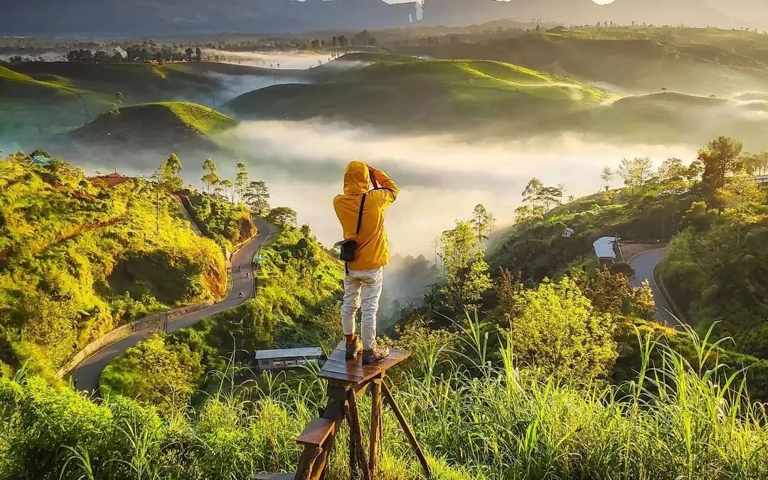 Menikmati Keindahan Matahari Terbit Di Wisata Sunrise Point Cukul Bandung