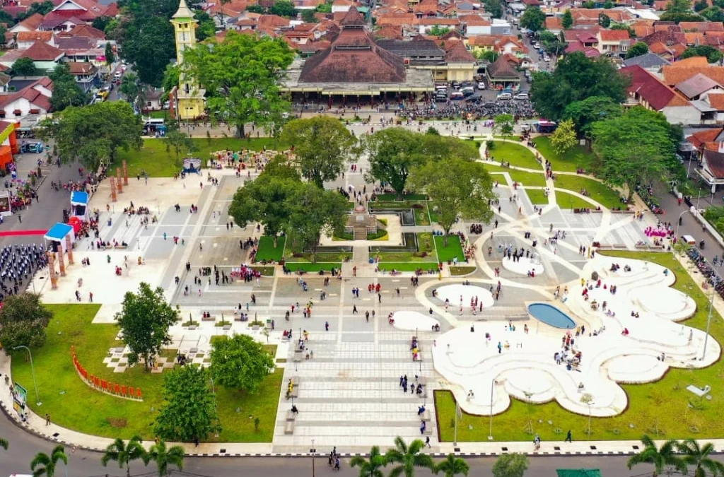 gambar alun-alun sumedang