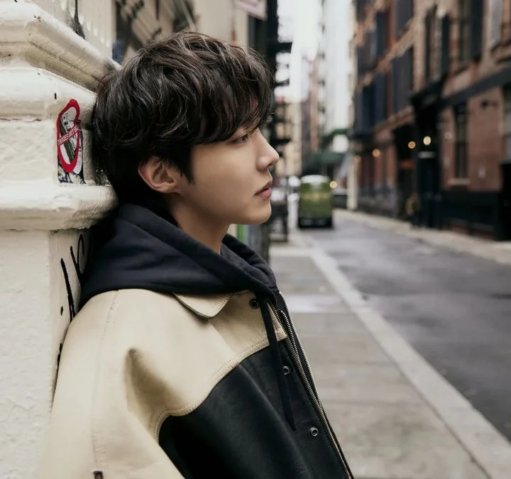 Lirik j-hope "on the street" with J. Cole
