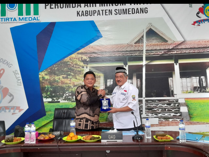 Direktur Utama Perumda Air Minum Tirta Medal Sumedang Rd Moch Taufik Suriakusumah SE