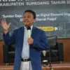 ANTUSIAS: Sekretaris Daerah Kabupaten Sumedang Herman Suryatman, mengadakan apel kreatif.