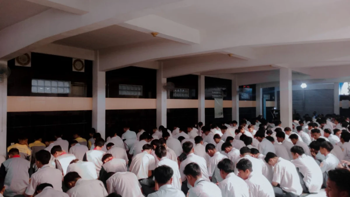 Ratusan siswa SMK Pemuda Sumedang melaksanakan kegiatan rutin Solat Duha, Berdo’a dan Yasinan bersama, pada pagi hari, sebelum KBM 07.00 s.d 08.00. Kegiatan ini menjadi kegiatan wajib yang diikuti oleh seluruh siswa, dengan tujuan membentuk akhlak yang baik.