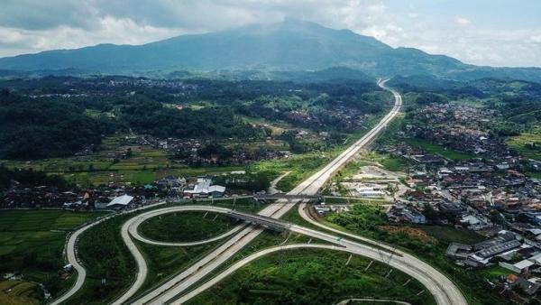 Wow! Intip Pemandangan Ruas Jalan Tol Cisumdawu Sumedang