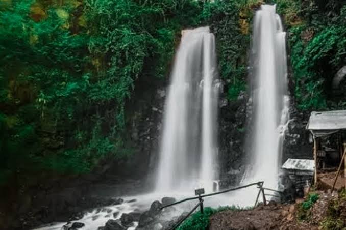 Wisata Air Kembar Di Perbatasan Sumedang Bandung, Indah Banget!