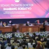 Bambang Soesatyo Meraih Gelar Doktor Ilmu Hukum, Ridwan Kamil Ucapkan Selamat!