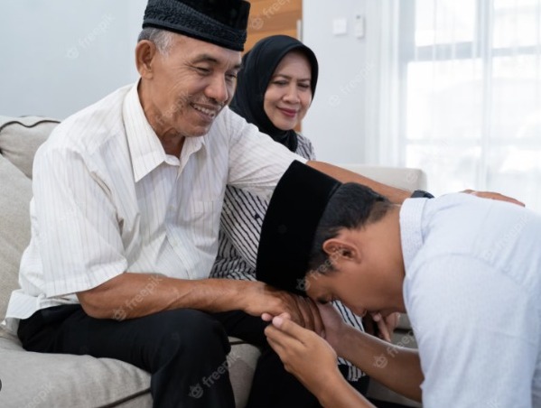 kata-kata menyentuh untuk orang tua di hari lebaran