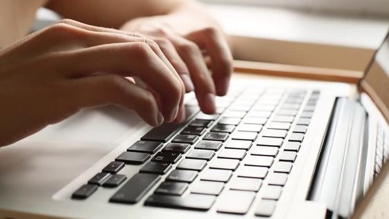 Bagaimana Menjadi Freelancer Terjemahan yang Berhasil di Era Digital
