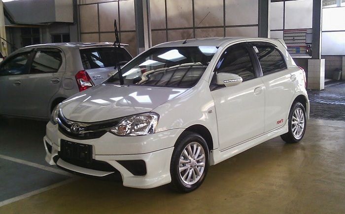 Review spesifikasi toyota etios valco