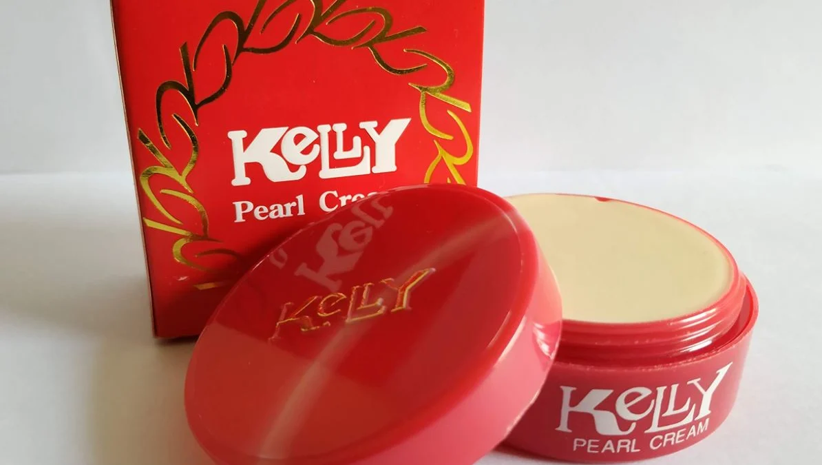 Cara Memakai Bedak Kelly Agar Cepat Putih, Dijamin Langsung Glowing!