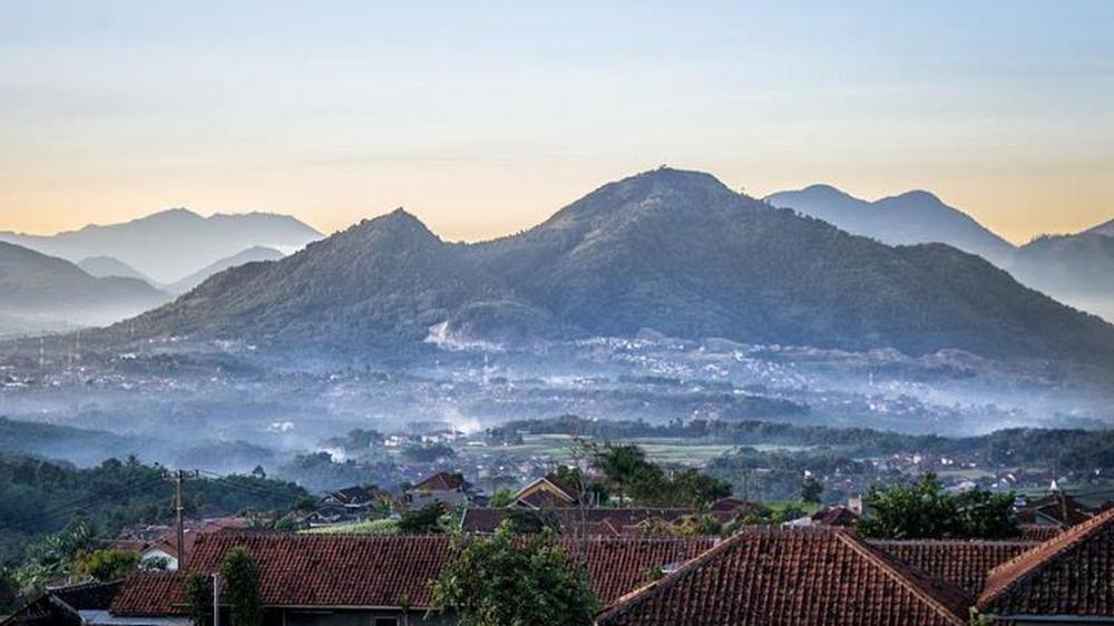 Sejarah Gunung Geulis Sumedang