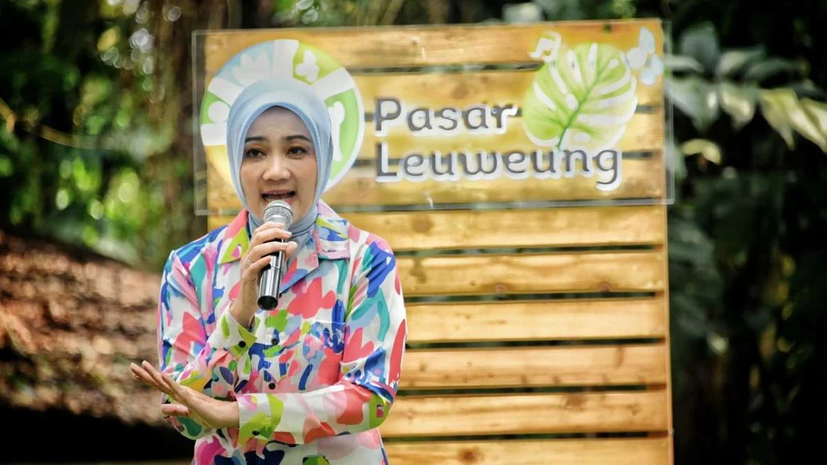 Hadiri Pasar Leuweung, Atalia Ridwan Kamil: Promosikan Teh dan Kopi Jabar