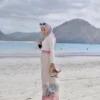 Inspirasi Outfit Untuk Mantai, Terlihat Cantik dan Elegan!