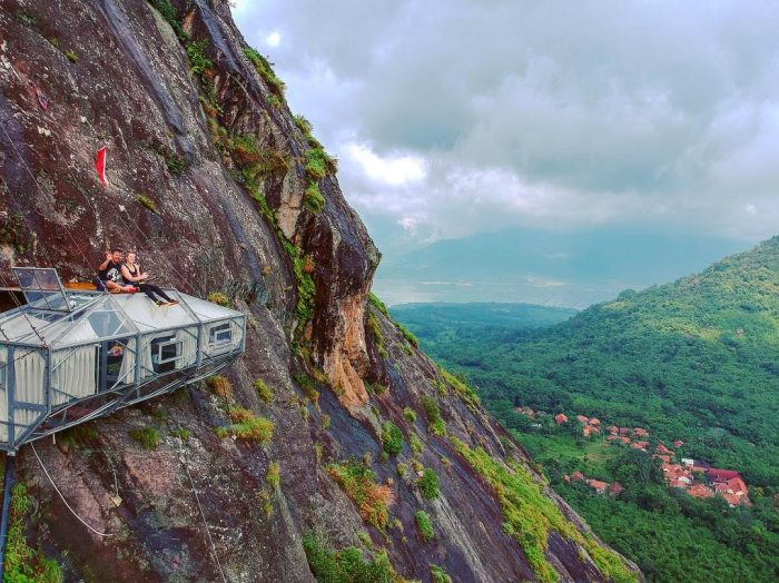 Hotel Gantung di Purwakarta Setinggi 500 Meter, Berani Coba Menginap di Skylodge?