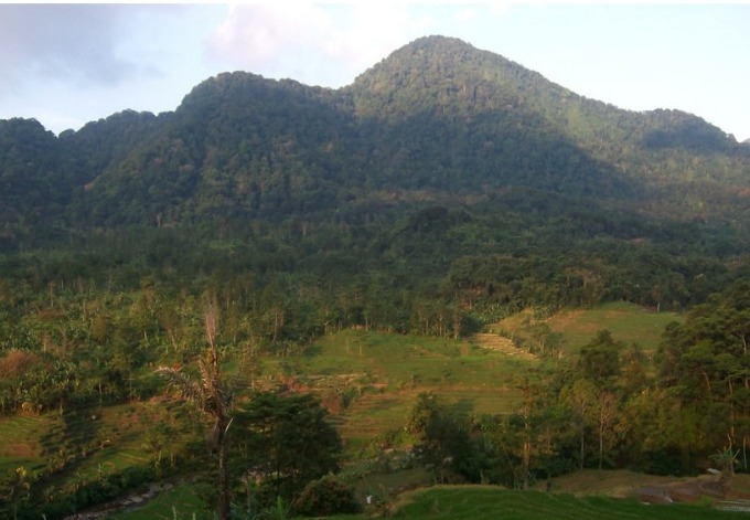 Mitos Gunung Tilu Purwakarta