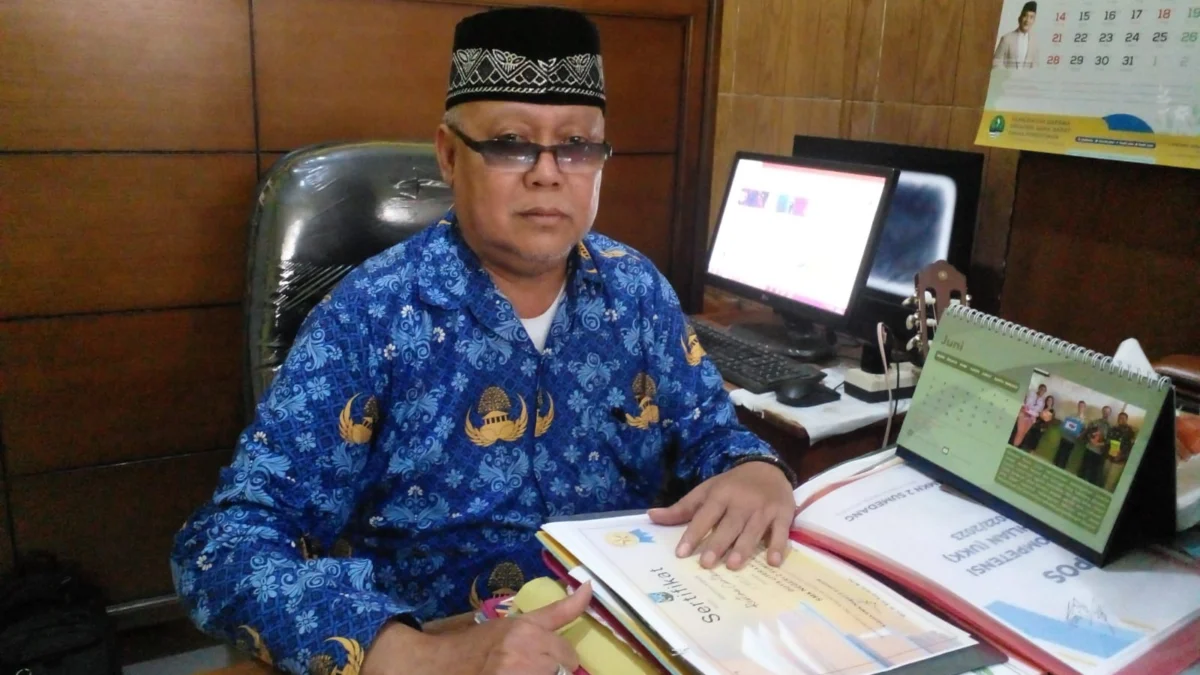 ANTUSIAS: Kepala SMKN 2 Sumedang Drs H Edi Supriyadi MPd., saat ditemui Sumeks dan memberikan keterangan terkait kelulusan siswanya,baru-baru ini.