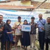 Melalui Light Up the Dream, PLN Wujudkan Mimpi Ibu Dedeh Nikmati Listrik