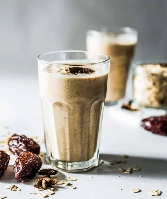 Smoothie Kurma: Kreasi Minuman Segar yang Mengandung Banyak Nutrisi