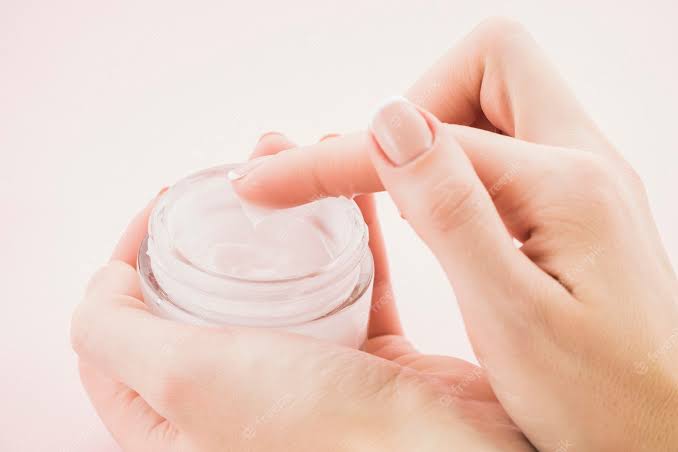 5+ Rekomendasi Moisturizer Untuk Mencerahkan Wajah