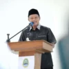 KABAR JABAR DARI ARAFAH Jelang Puncak Haji, Uu Ruzhanul Beri Santunan Jemaah Lansia