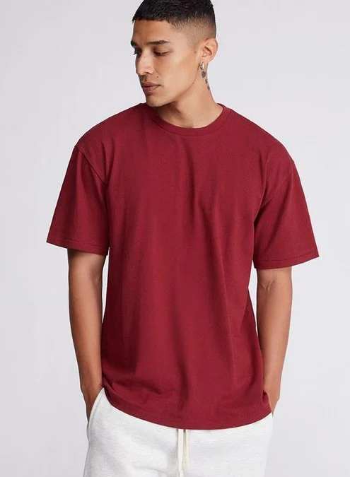 kaos merah maroon