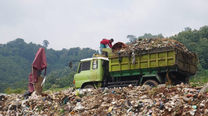 Sampah Meningkat di Kota Bandung, DLH Jabar Segera Cari Solusi untuk TPA Sarimukti