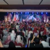 Caption SPEKTAKULER: Kemeriahan Konser Insan Sejahtera yang digelar Di Graha Plaza Asia Sumedang. Sabtu