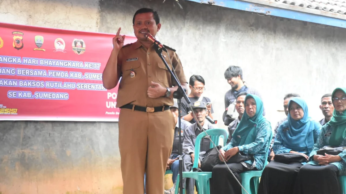 RUTILAHU: Memberi Kebahagiaan Kepada Warga Lewat Perbaikan Rumah Tidak Layak Huni, Anen: Alhamdulillah. (FOTO: HUMAS)