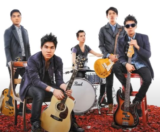Sound Viral Tiktok Lirik Lagu Bebaskan Diriku - Armada Band