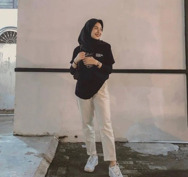 Kerudung untuk Baju Warna Hitam