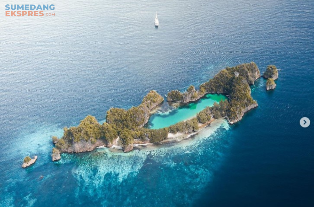 Daftar Lengkap Wisata Raja Ampat Provinsi Papua Barat, Seperti Kita Melihat Surga Dunia?