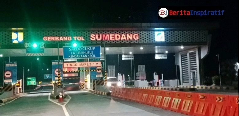 Tol Cisumdawu malam hari