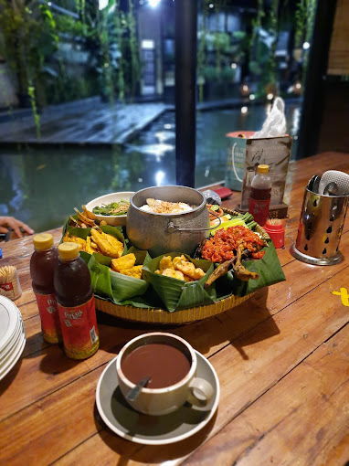 rumah makan Saung Teko Sumedang