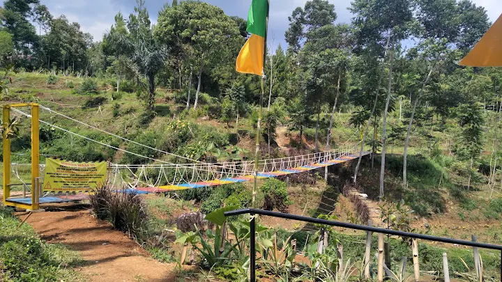 Buruan Gow Ke Wisata Unik Sumedang Ini! Kamu Bisa Menikmati Alam dan Trekking di Gunung