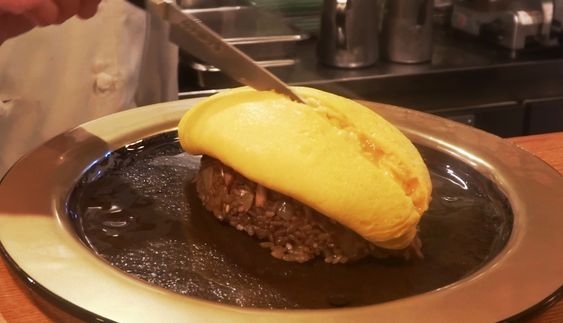 Resep Nasi Goreng Telur Gulung, Omurice Khas Jepang : Cara Baru Menikmati Nasi Goreng dan Telur Gulung