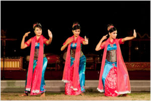 Seni tari tradisional di Sumedang