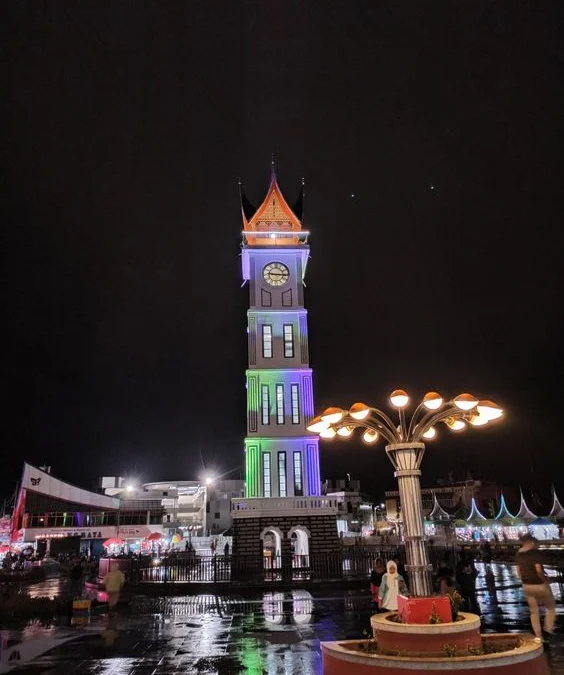 Wisata Unik Sumedang: Menemukan Identitas yang Berbeda Jam Gadang Yang Mirip Di Padang Sumatra Barat