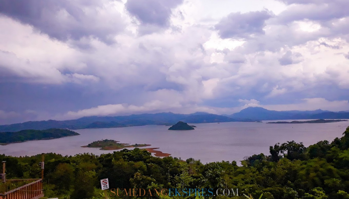 Bendungan Jatigede Sumedang Memiliki Kemiripan Dengan Danau Toba Sumatra, Penasaran? Yuk Kepoin Wisata Sumedang Satu Ini