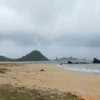 Wisata Mirip Pantai Kuta Lombok Ini Ada di Sumedang, Yuk Eksplorasi Keindahan Danau Dengan Air Biru, Wisata Sumedang 2023